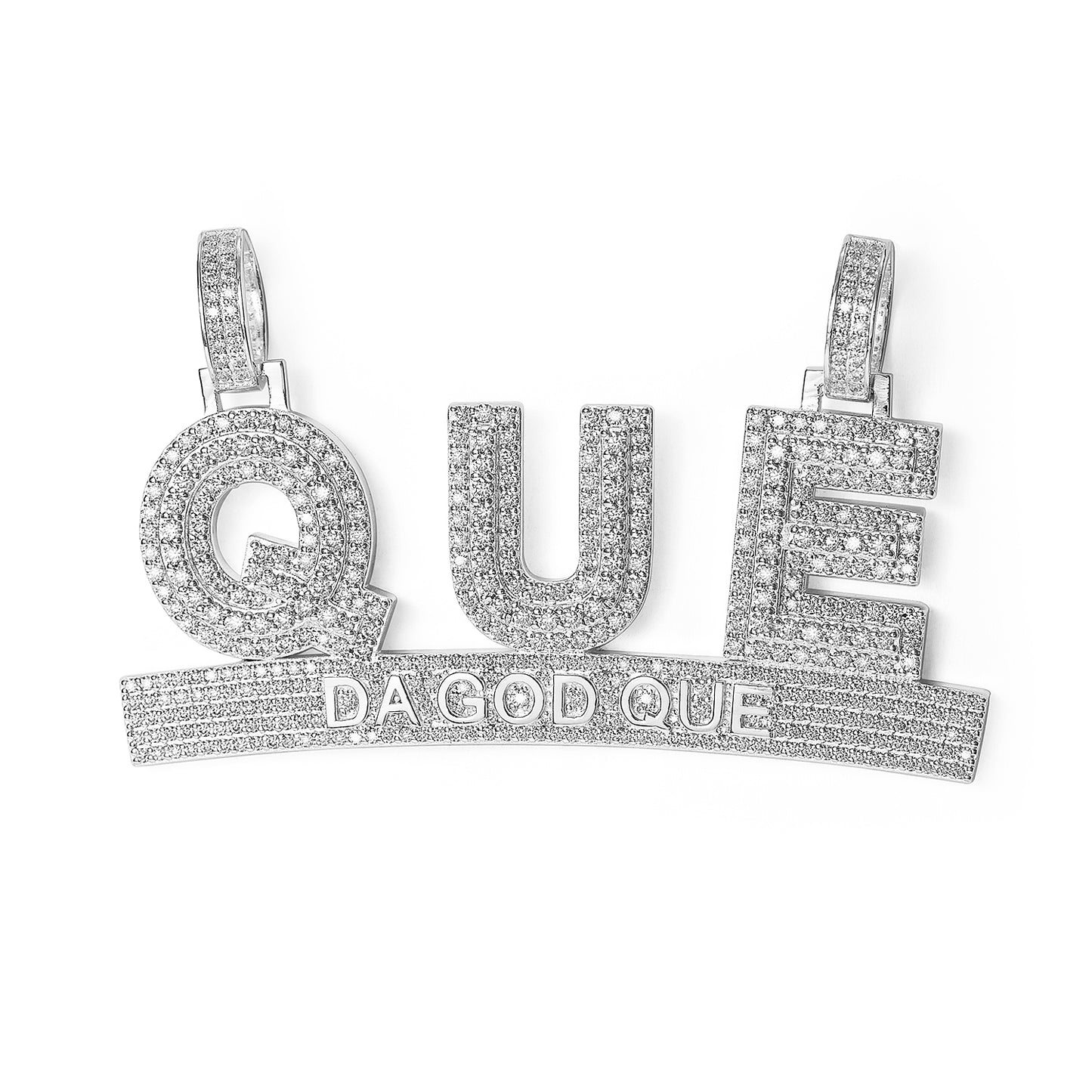 QUE Hip Hop Iced Out Pendant With Diamonds